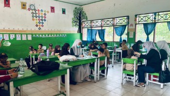 PEMERIKSAAN KESEHATAN ANAK SEKOLAH KELAS 1-3 DI SDN 59 NOLING